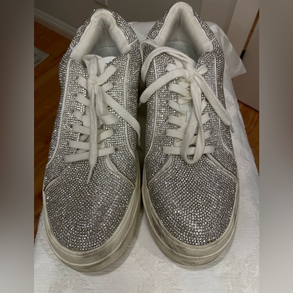 Jessica Simpson “Cherello” Size 8.5 White (Sparkly Silver) Tennis Shoes